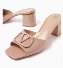 Load image into Gallery viewer, Valentino Nude Patent mules, Size 37
