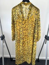 Load image into Gallery viewer, DVF Yellow Snakeskin dress, Size Medium
