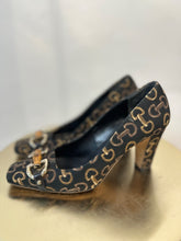 Load image into Gallery viewer, Gucci black vintage monogram pump heels, Size 38.5
