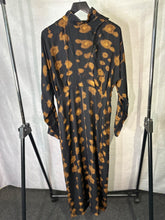 Load image into Gallery viewer, massimo dutti black Spot print midi dress, Size 14
