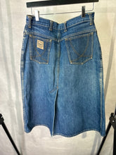 Load image into Gallery viewer, lee cooper blue denim skirt, Size medium
