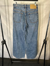 Load image into Gallery viewer, rag &amp; bone blue Sofie wide leg jeans, Size 27
