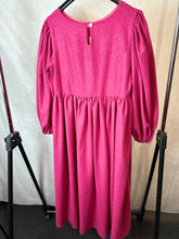 Load image into Gallery viewer, Benjamin Fox fushia wool midi dress, Size medium
