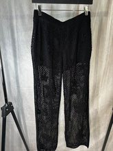 Load image into Gallery viewer, zara black crochet trousers, Size medium
