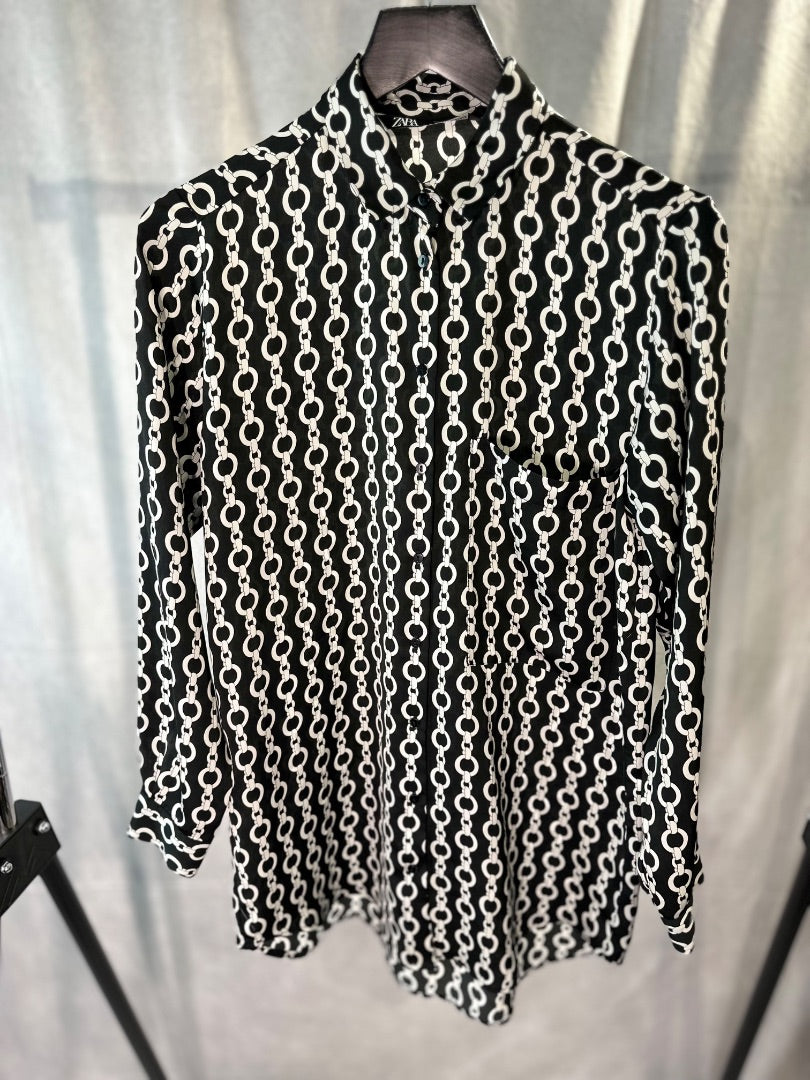 zara black & white chain link shirt, Size small