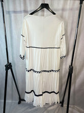 Load image into Gallery viewer, weekend maxmara white maxi tiered dress, Size large
