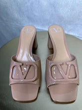 Load image into Gallery viewer, Valentino Nude Patent mules, Size 37
