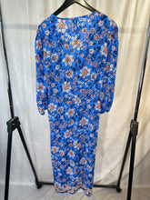 Load image into Gallery viewer, zara blue floral wrap dress, Size large
