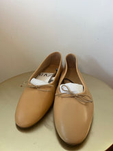 Load image into Gallery viewer, zara camel ballet flats, Size 41
