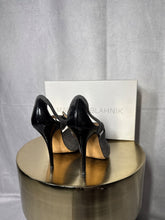 Load image into Gallery viewer, Manolo Blahnik Grey Flannel tie stiletto heels, Size 38.5
