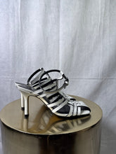 Load image into Gallery viewer, Zara White Woven sandals, Size 39
